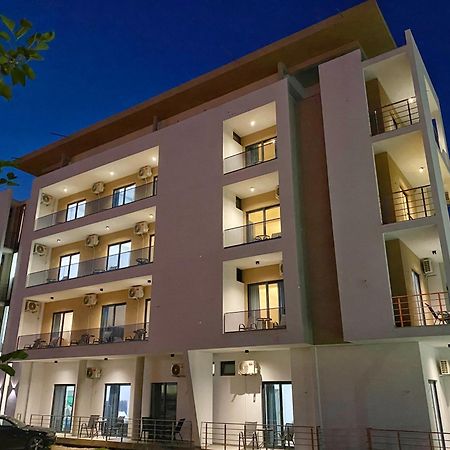 Supreme Luxury Aparthotel Улцин Екстериор снимка