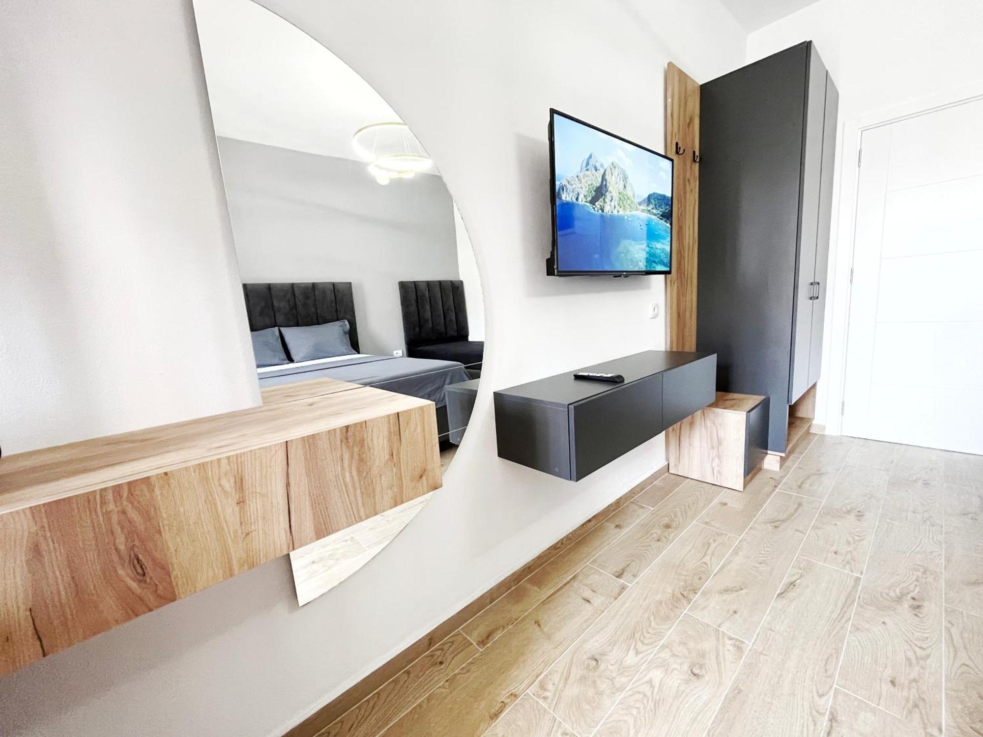 Supreme Luxury Aparthotel Улцин Екстериор снимка