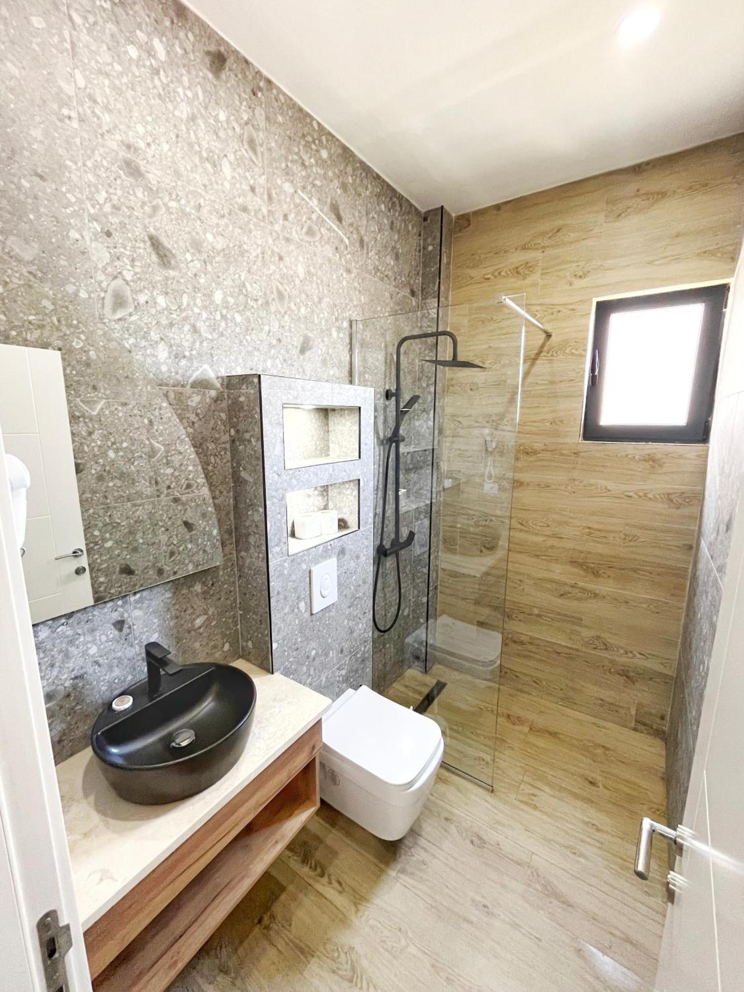 Supreme Luxury Aparthotel Улцин Екстериор снимка